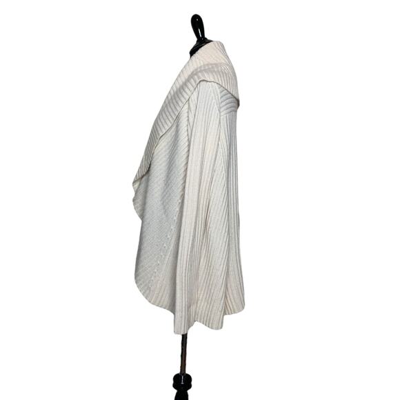 Neiman Marcus cream cashmere shawl collar open front cardigan size small - Picture 6 of 9